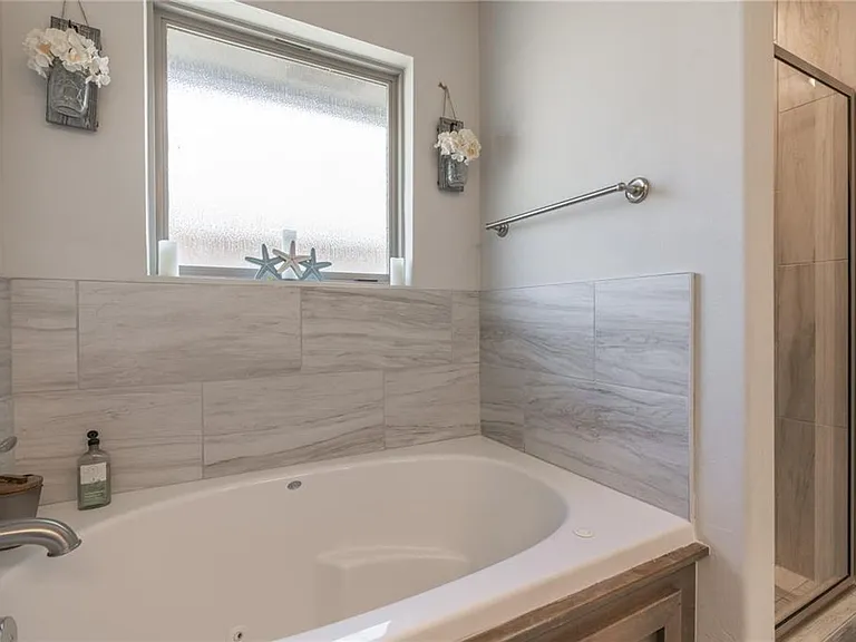 13809 Village Cv — Photo 17
