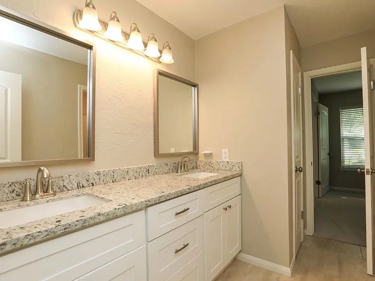 3134 Sedgeborough Dr — Photo 15
