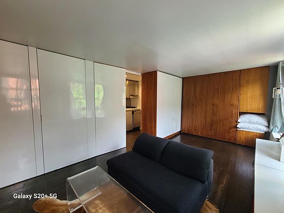 4th image of 396 Bleecker St #3E