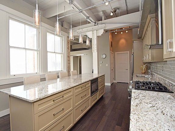 5th image of 335 W 5th St APT 506