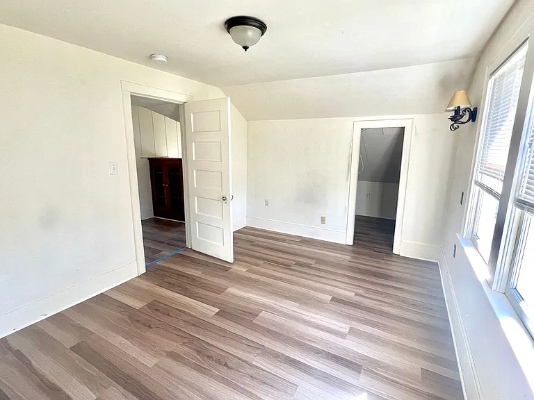 8421 N Fiske Ave — Photo 24