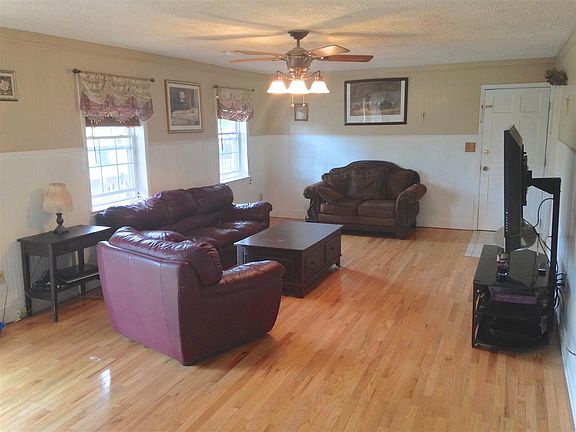 3rd image of 4420 Brockwood Dr