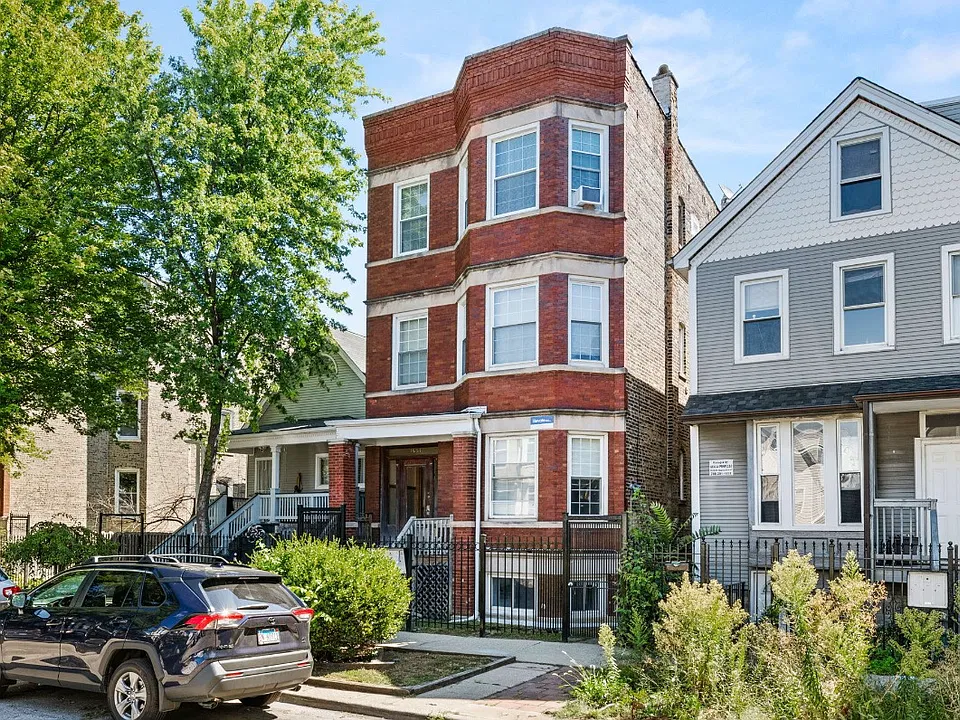 1651 N Francisco Ave #2F