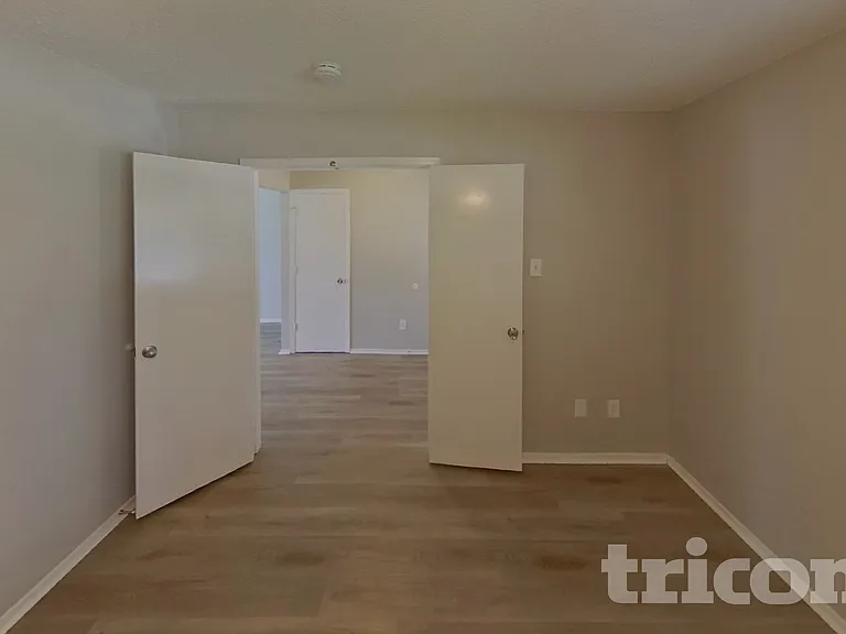 300 Ripplewood Dr — Photo 6