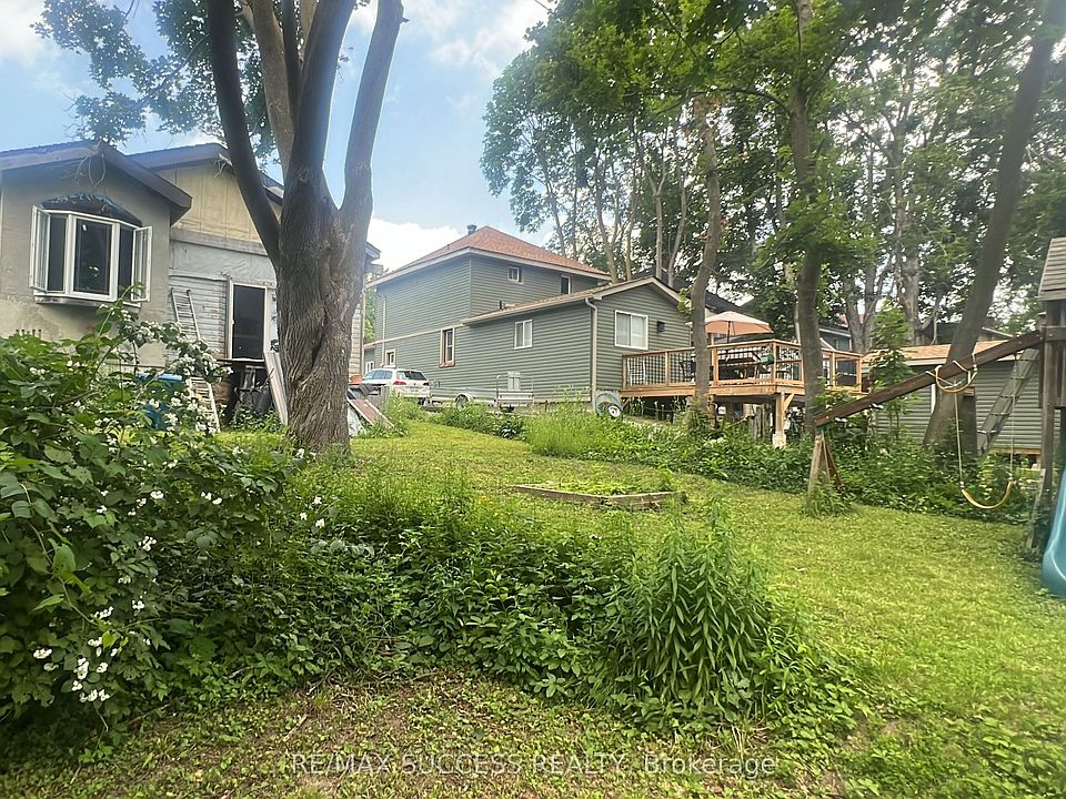 1st image of 243 Harvey St W