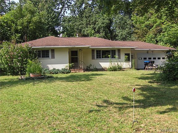 2nd image of 5 Maureen Dr