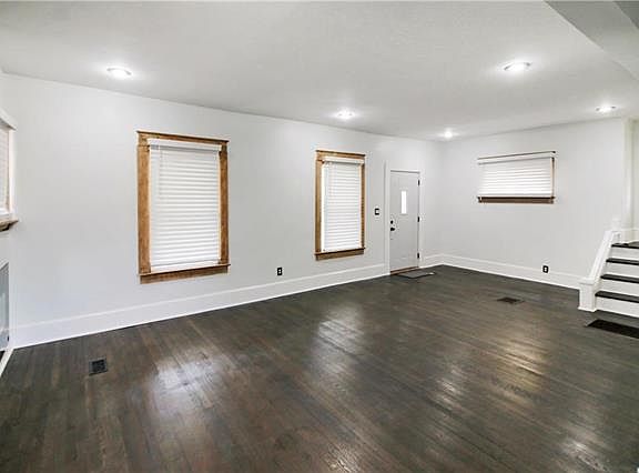3rd image of 3761 Flora Ave