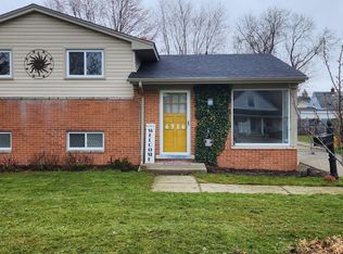 6916 Arcola St, Garden City, MI 48135