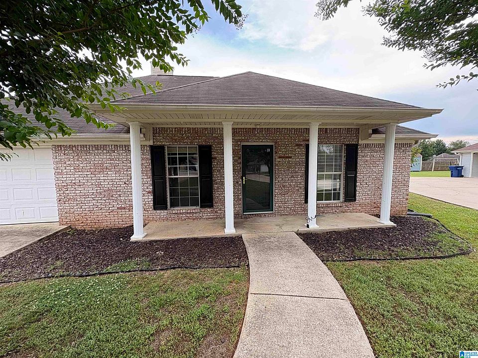 1st image of 134 Horseshoe Cir