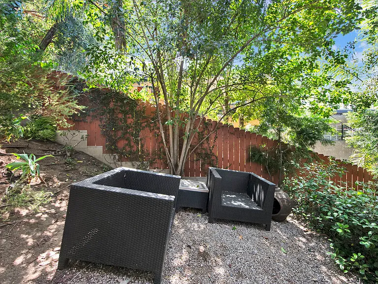 1827 Oak Tree Dr — Photo 33
