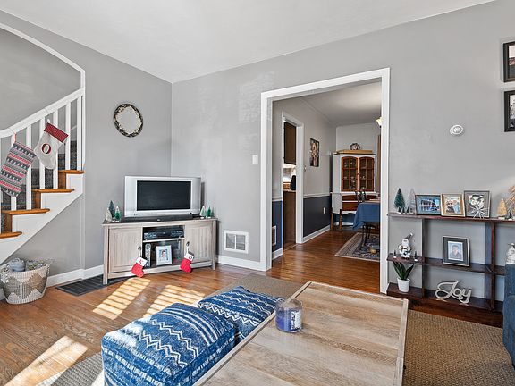 5th image of 317 Prospect St