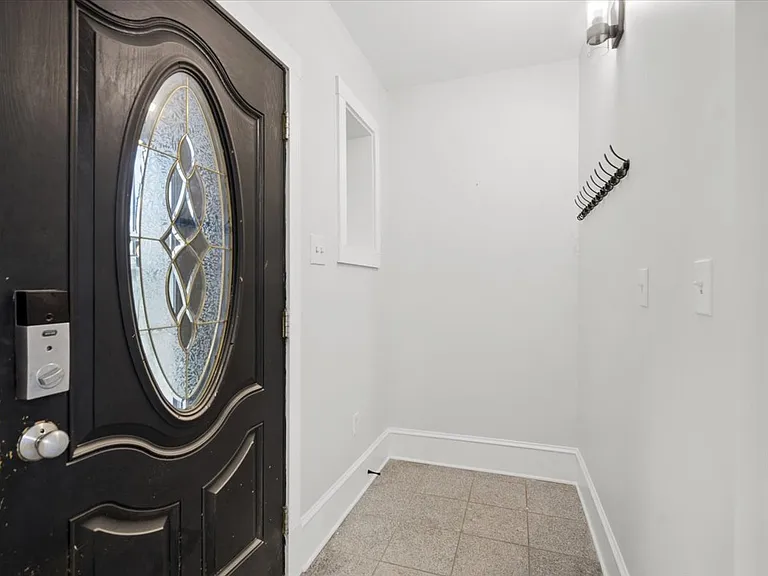 859 W Wellington Ave #G — Photo 26