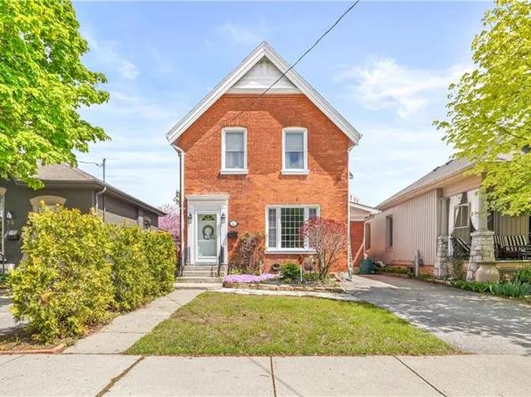 27 Ada Ave, Brantford, ON N3T 4K8