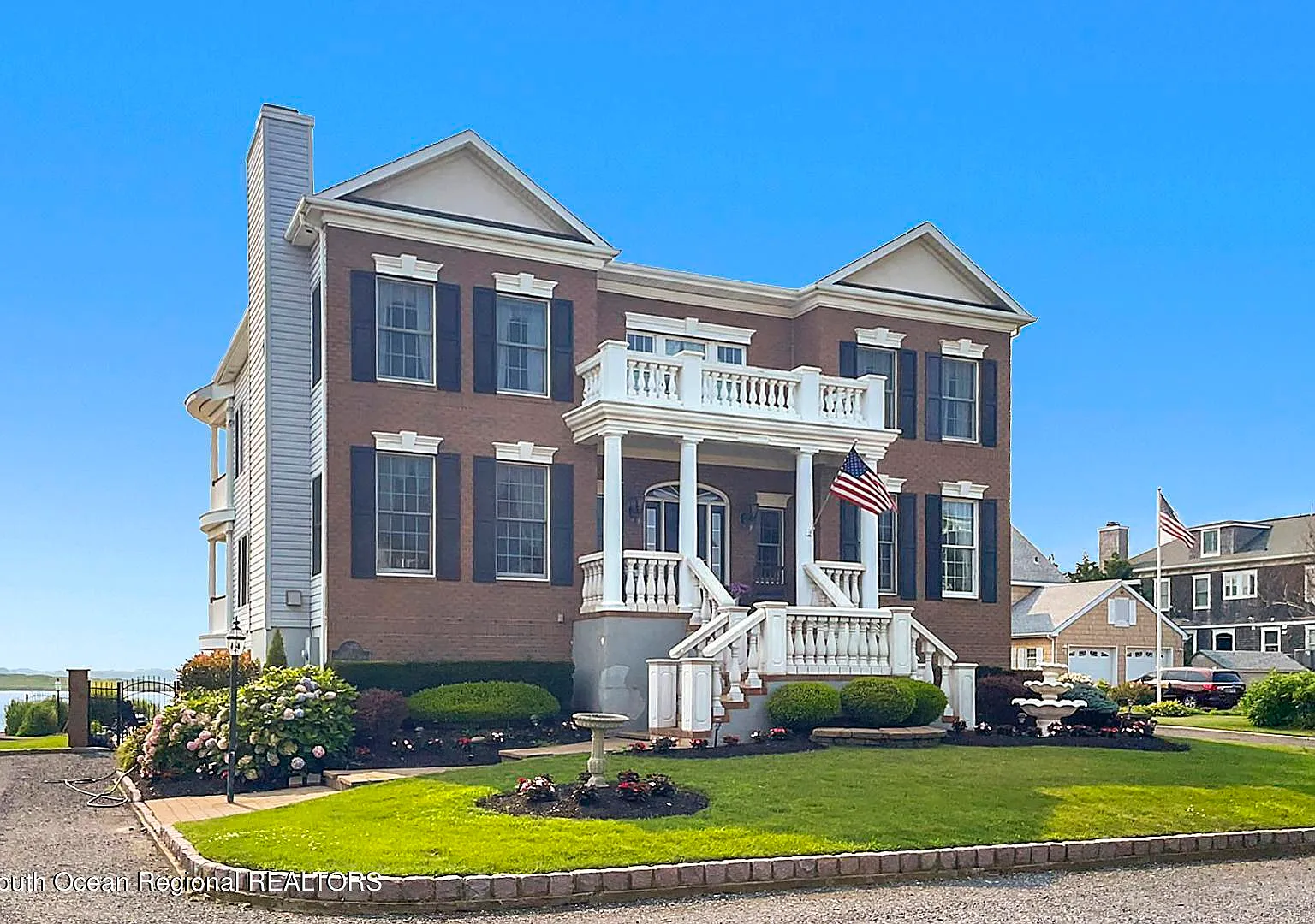 4 bed, 2.5 bath, $11,000 — Photo 2