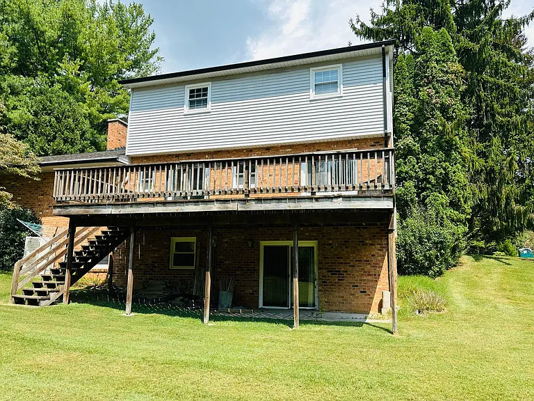 401 Apperson Dr — Photo 3