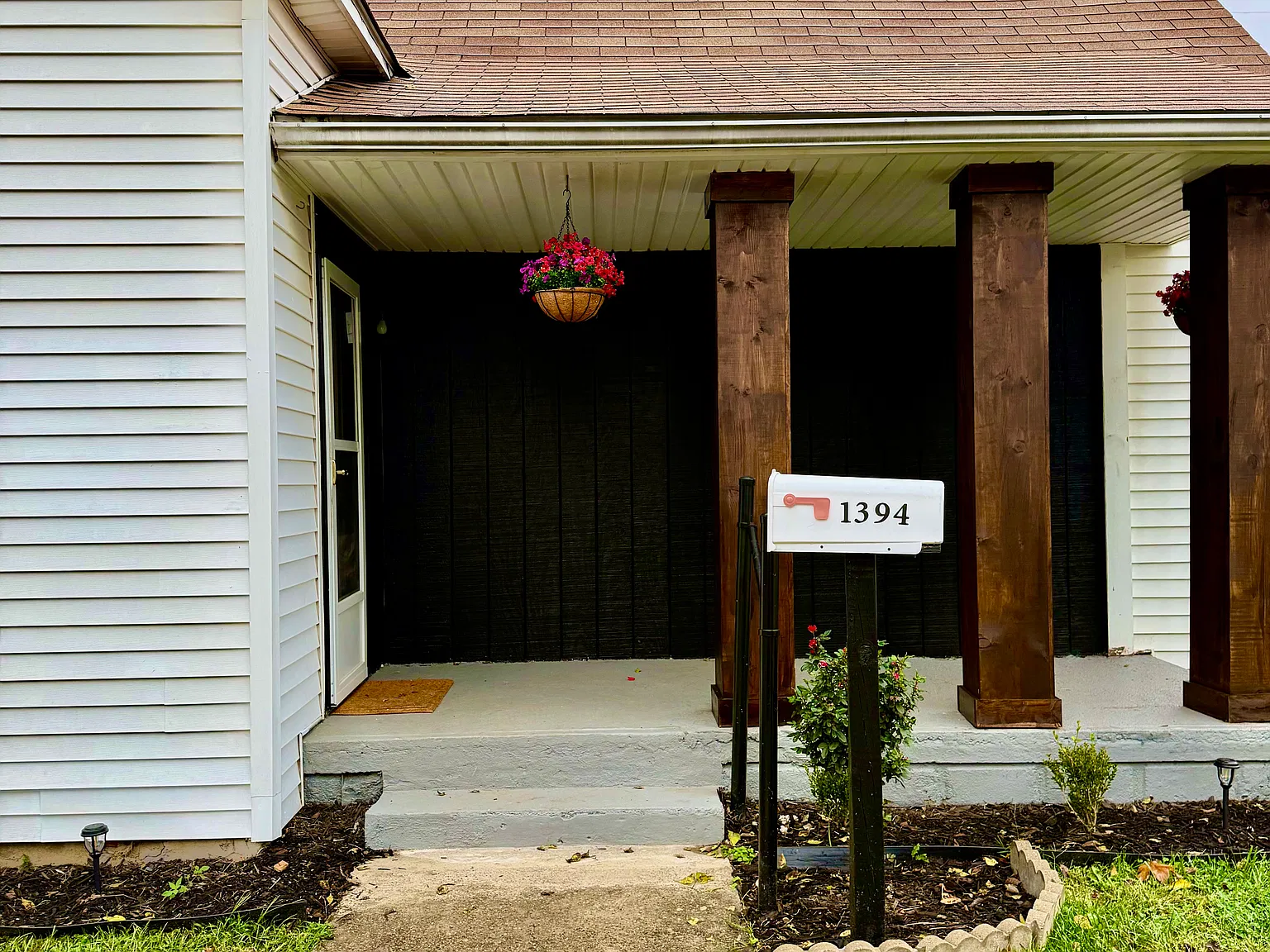 4 bed, 1.5 bath, 1742 sqft, $2,589 — Photo 2