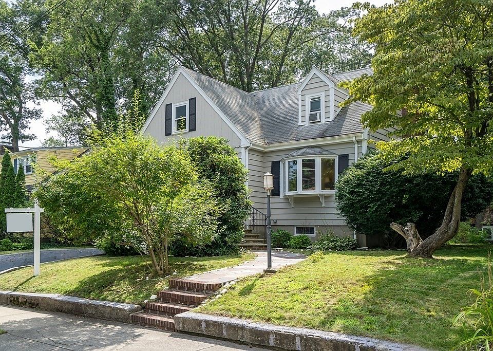 1st image of 31 Park Dr