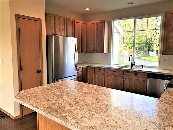 4th image of 11306 3rd Avenue Ct E