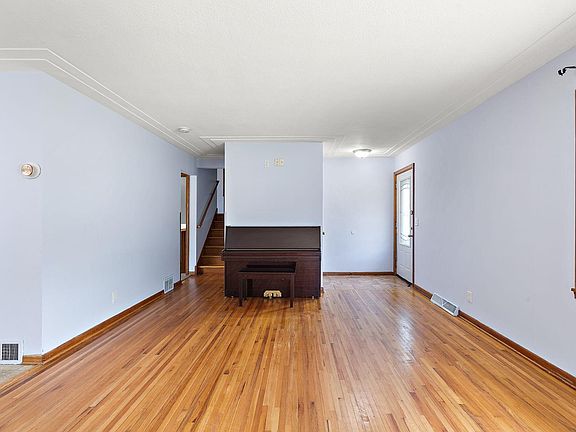 5th image of 6924 Scott Ave N