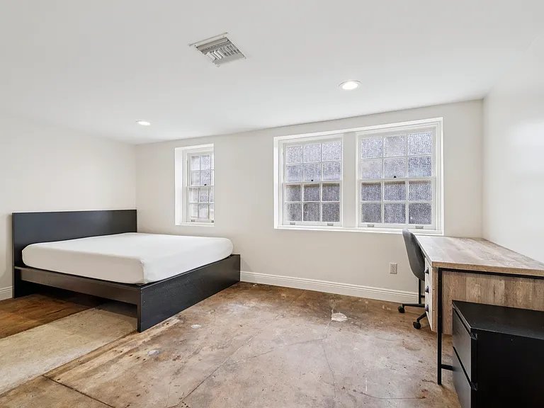 1410 Broadway St #D — Photo 8