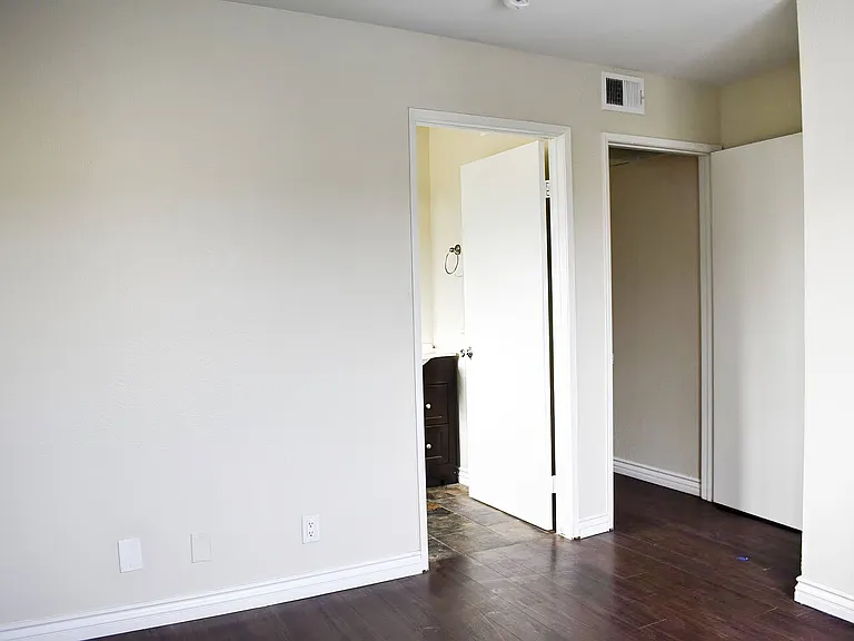 1010 Raleigh Street — Photo 8