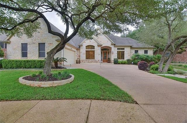 Welcome home to 417 Champions Drive in Berry Creek Country Club!