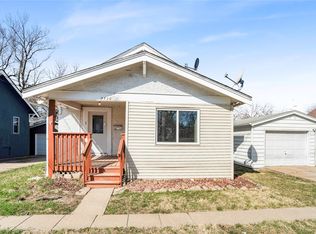2720 Glover Ave, Des Moines, IA 50315