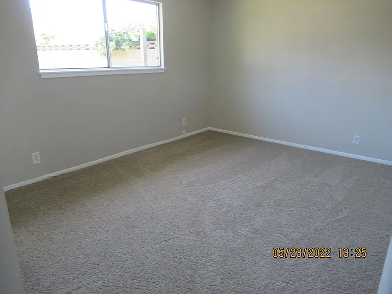 908 E Cypress Ave — Photo 4