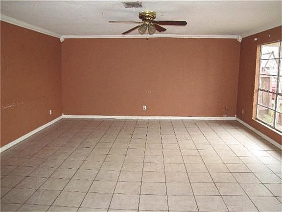4th image of 1004 Missouri St