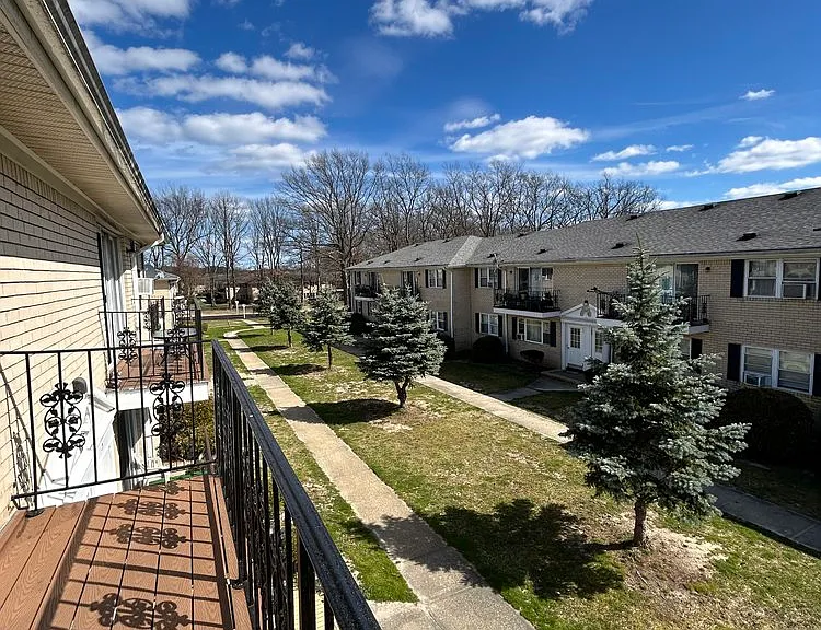 Twinbrook — Photo 1