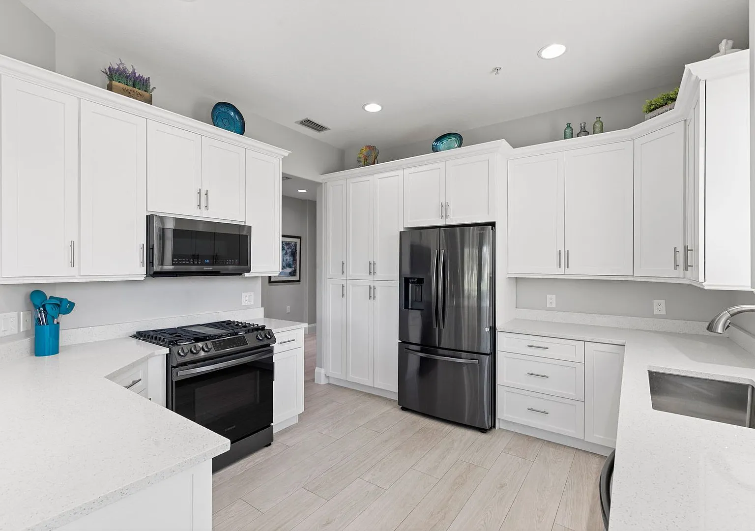 **Stunning**Furnished Annual Or Seasonal Rental**Fiddler's Creek**Now Available** — Photo 2