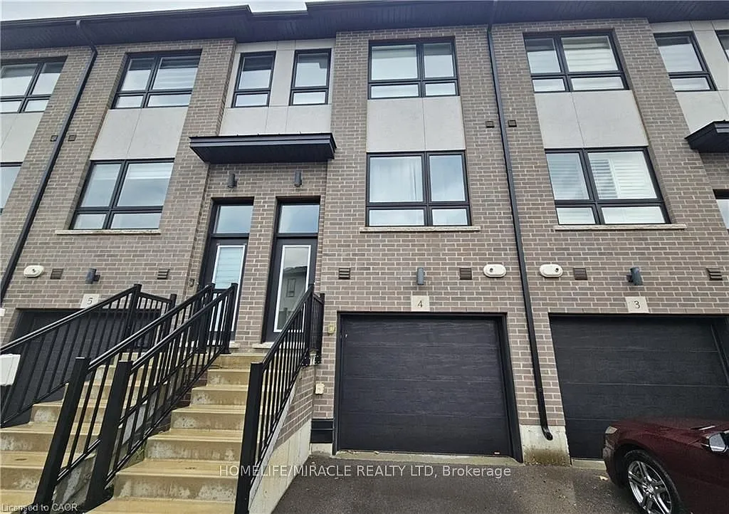 3 bed, $2,700 — Photo 1