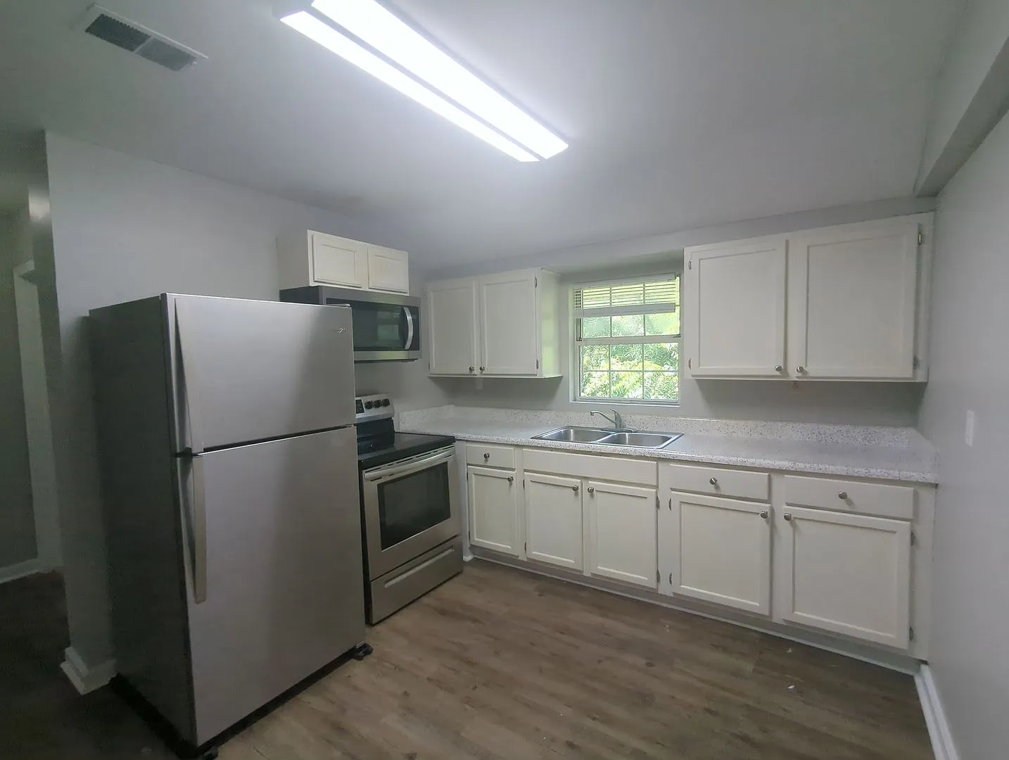Red Bank 2 Bedroom — Photo 1