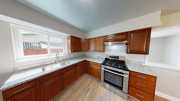 3245 N Claremont Ave #1 — Photo 6