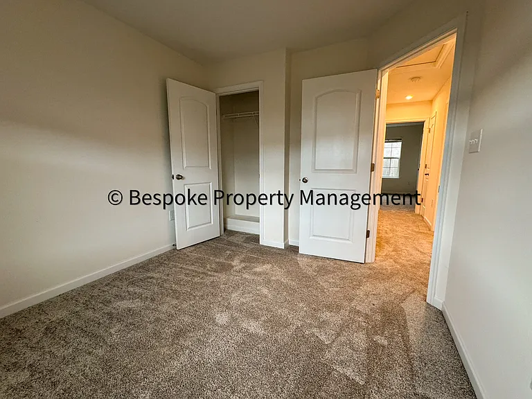 56 Dover Ct — Photo 32
