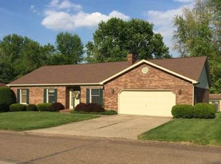 5400 Crestwood Dr, Newburgh, IN 47630