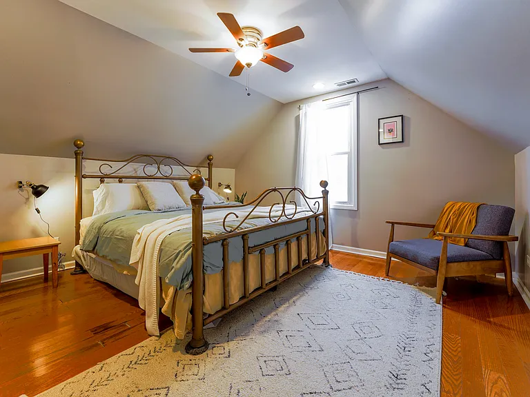 3611 W George St — Photo 11