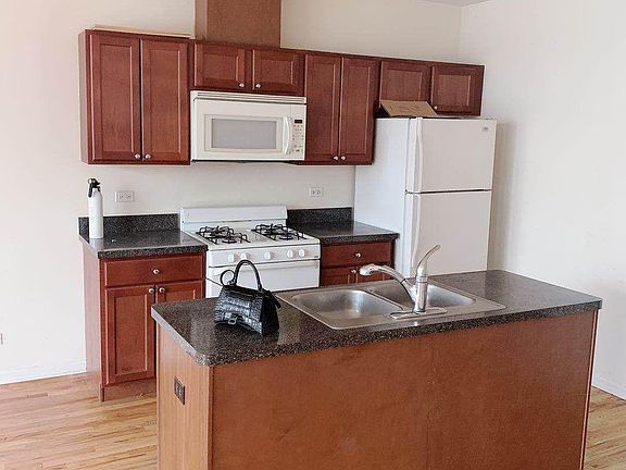3rd image of 3408 S Ashland Ave APT 3