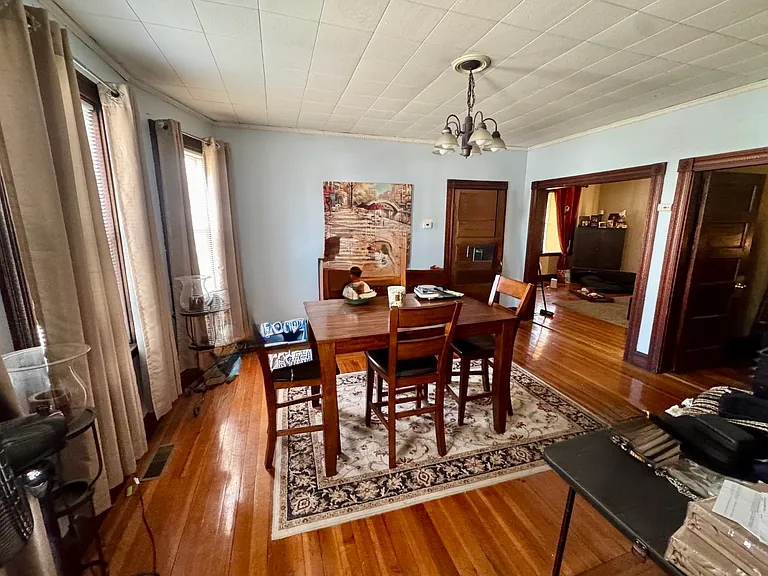 137-141 Whitwell St #1 — Photo 6