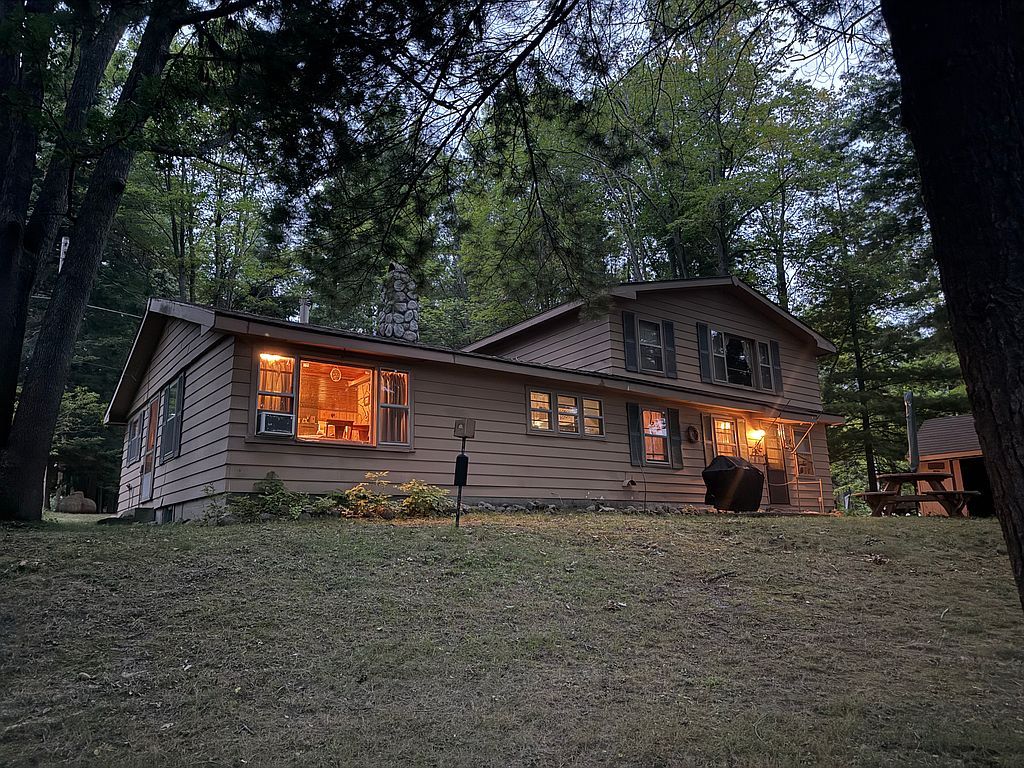 8127 Long Lake Rd - Property Image