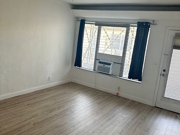 4th image of 1225 Normandy Dr #10989893