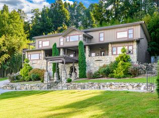 253 Indian Cave Park Rd, Hendersonville, NC 28739