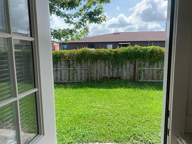 2533 Johnson Dr — Photo 8