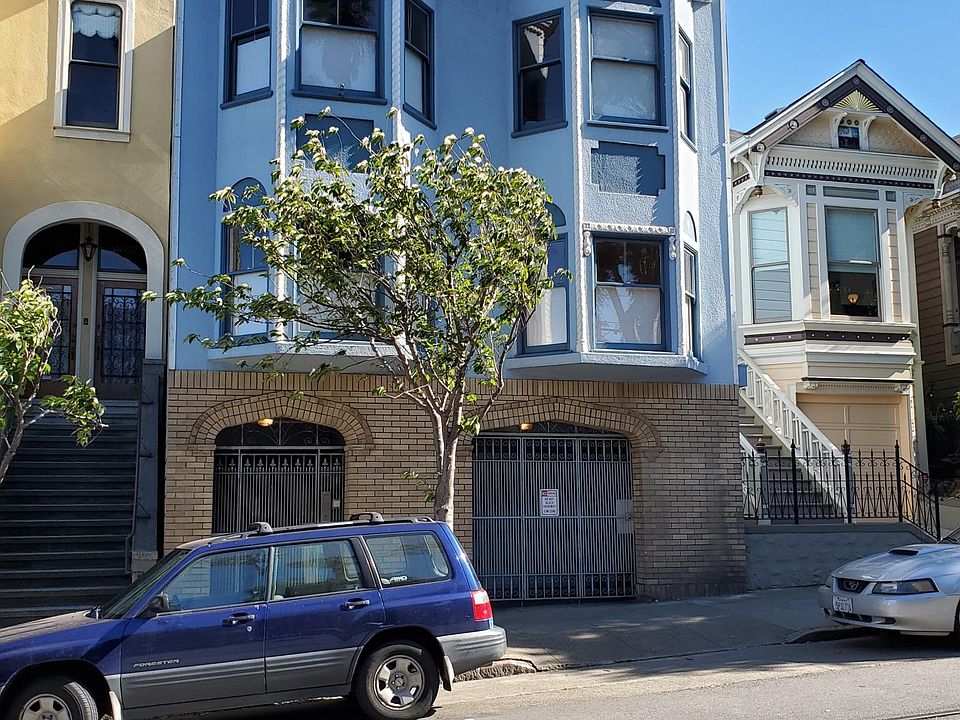 3851 17th Street - 4 units in th Building. Apt #3 is the top front unit.