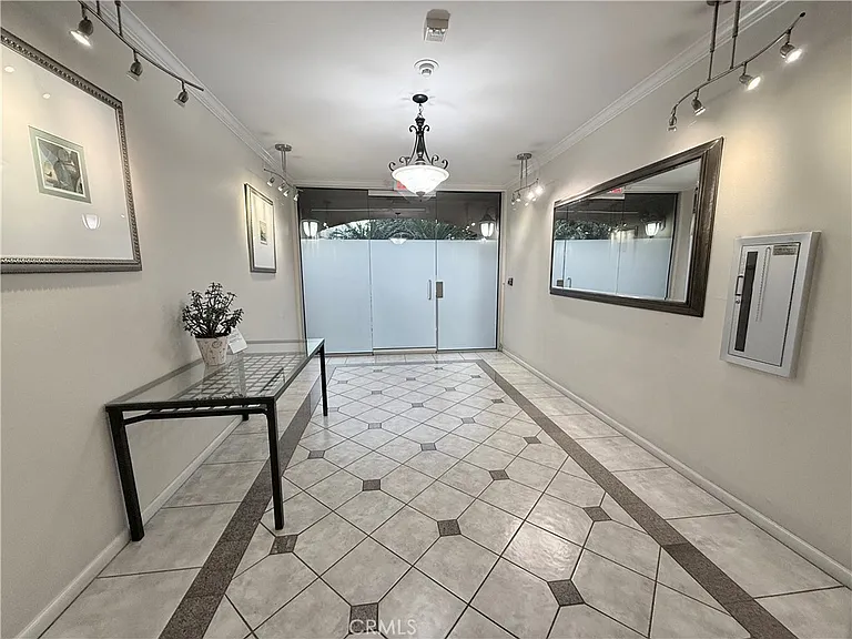 3401 S Bentley Ave #203 — Photo 30