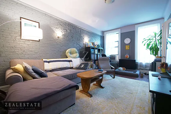 Rented by ZealEstate Group Inc | media 3