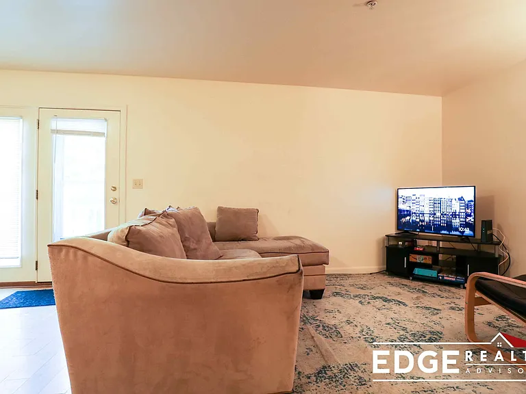 34 Raymond St #34 — Photo 5