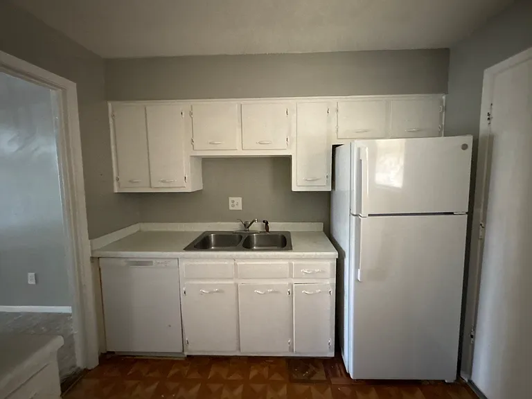 2795 Beverly Hills Rd #2 — Photo 2