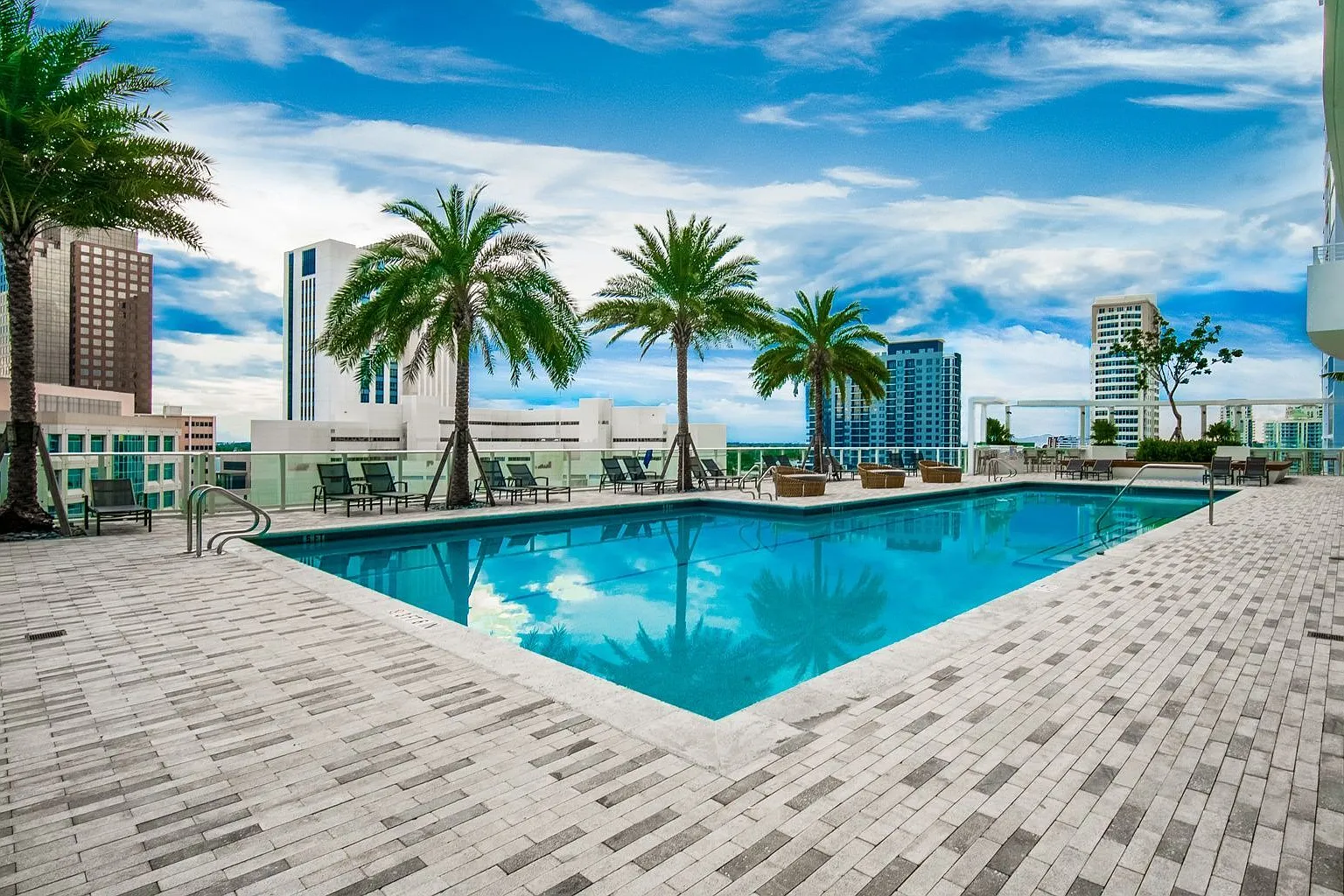 ALLUVION LAS OLAS — Photo 2