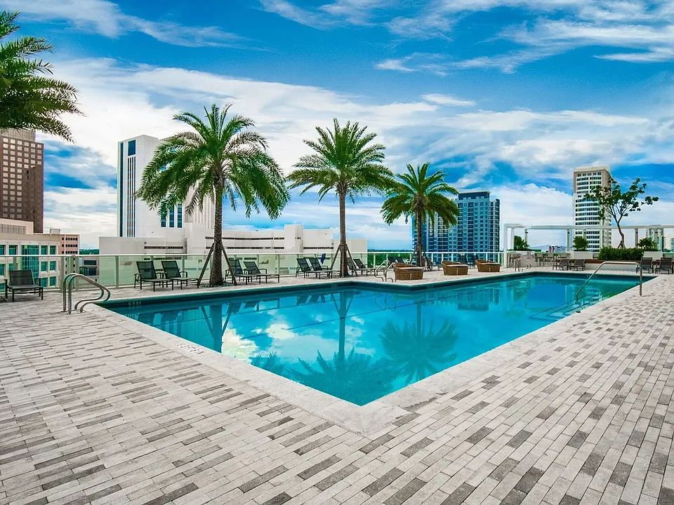 ALLUVION LAS OLAS apartments community photo